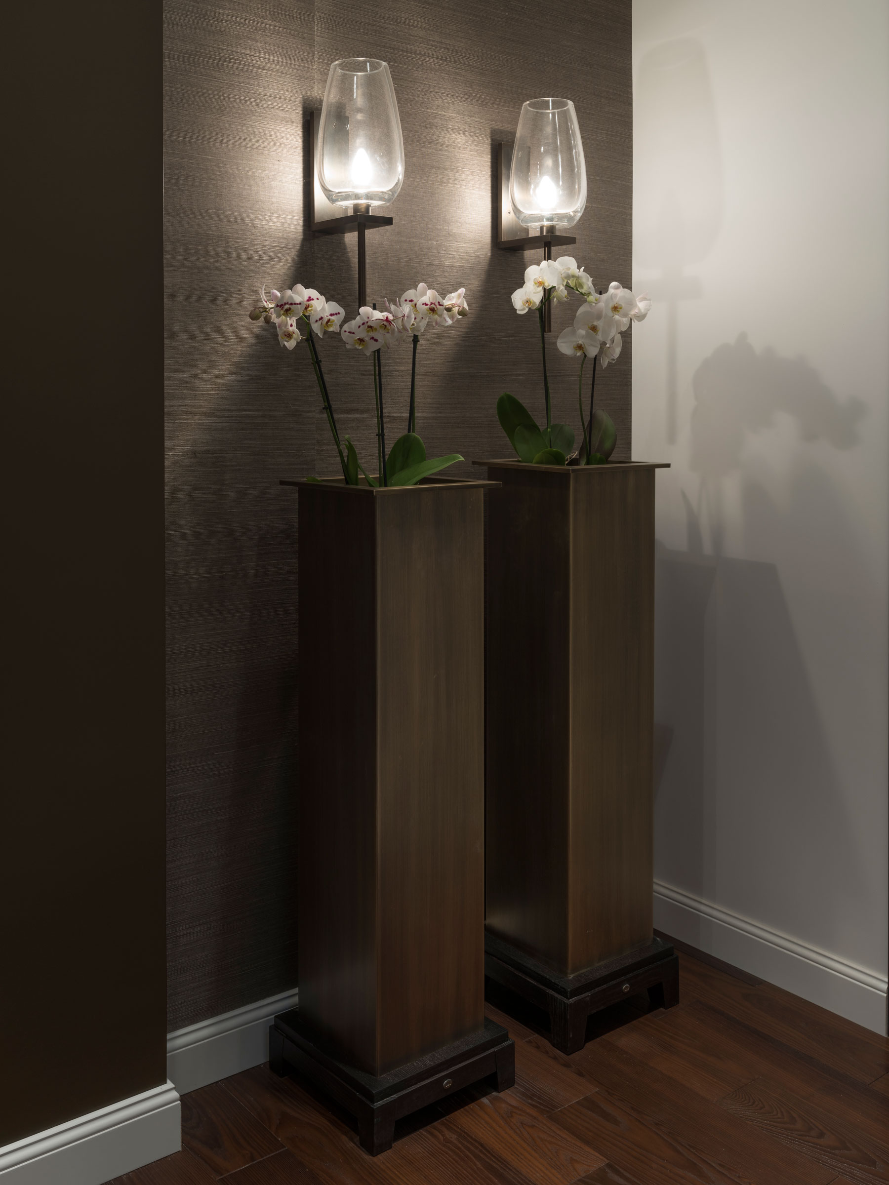 A Bright and Sophisticated Apartment with an Elegant Interior in Obolom by Absolute Interior Decor (22)