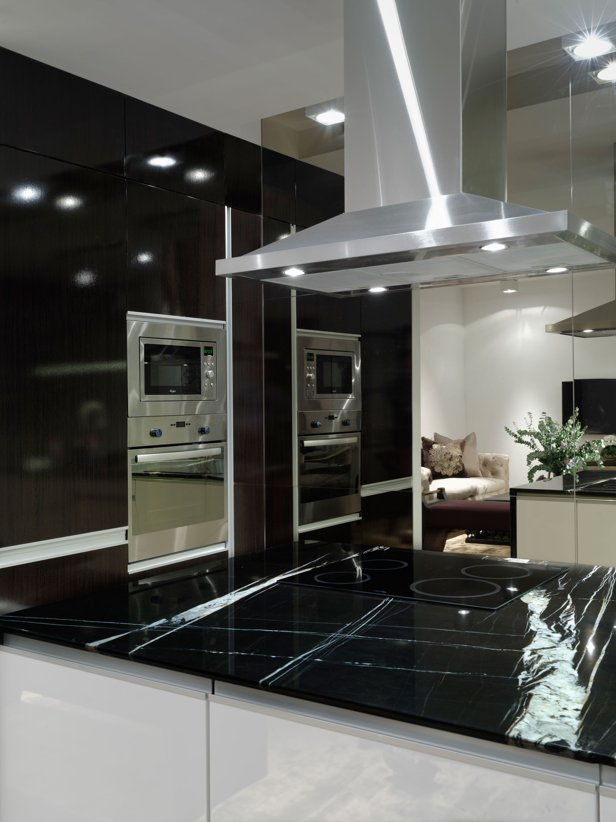 A Bright and Sophisticated Apartment with an Elegant Interior in Obolom by Absolute Interior Decor (8)