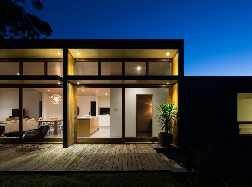 A Bright and Spacious Family Home with Beautiful Interiors in New South Wales by Bourne Blue Architecture (21)