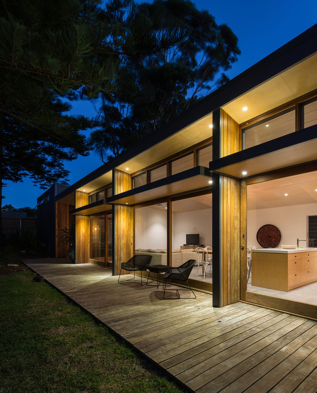 A Bright and Spacious Family Home with Beautiful Interiors in New South Wales by Bourne Blue Architecture (22)