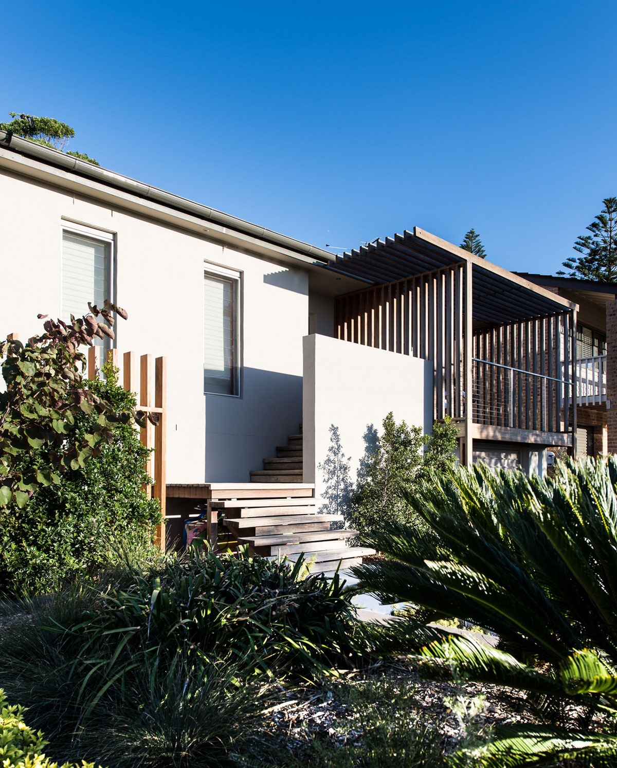 A Bright and Spacious Family Home with Beautiful Interiors in New South Wales by Bourne Blue Architecture (6)