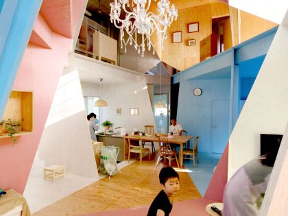 A Bright and Vibrant Apartment with Bold Splashes of Color in Chiba Prefecture by Kochi Architect’s Studio (3)