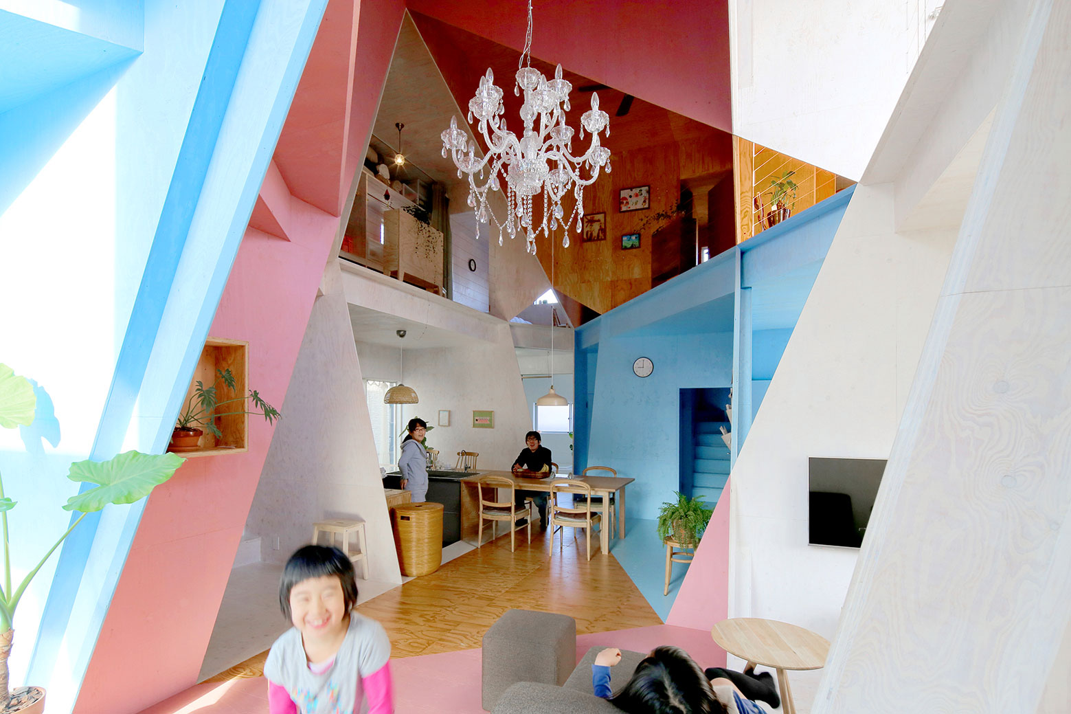 A Bright and Vibrant Apartment with Bold Splashes of Color in Chiba Prefecture by Kochi Architect’s Studio (4)
