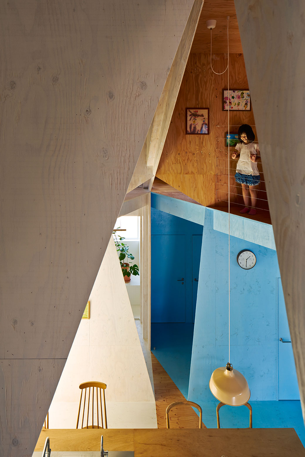 A Bright and Vibrant Apartment with Bold Splashes of Color in Chiba Prefecture by Kochi Architect’s Studio (6)