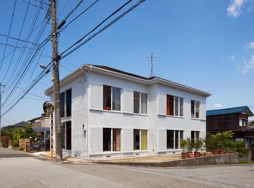 A Bright and Vibrant Apartment with Bold Splashes of Color in Chiba Prefecture by Kochi Architect’s Studio (9)