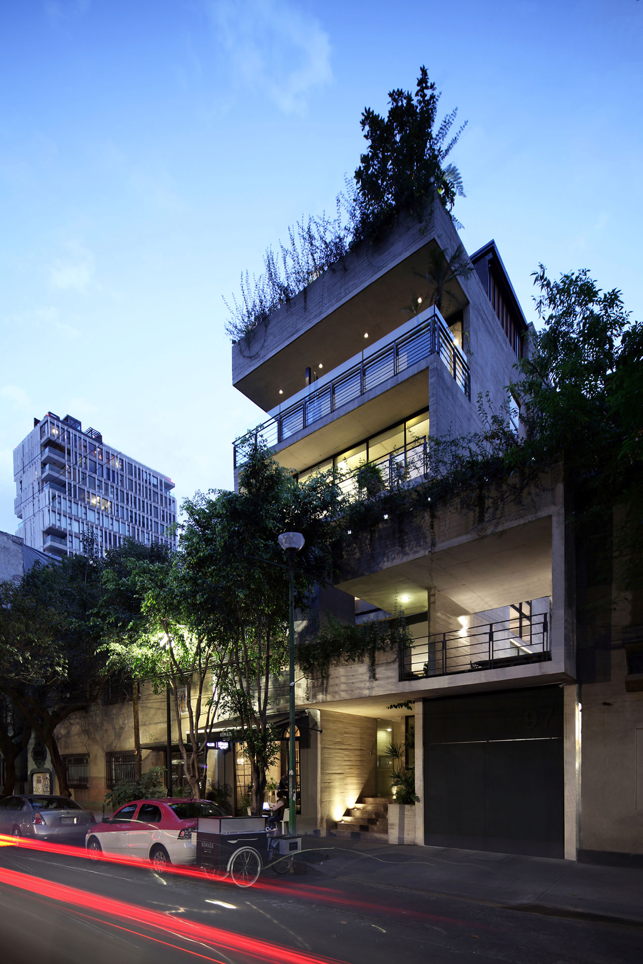 A Charming Art Deco Home with Unique and Modern Flair in Mexico City by Jorge Hernández de la Garza (20)
