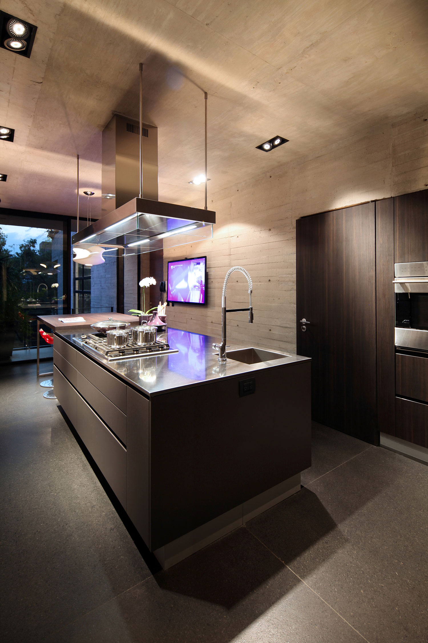 A Charming Art Deco Home with Unique and Modern Flair in Mexico City by Jorge Hernández de la Garza (5)