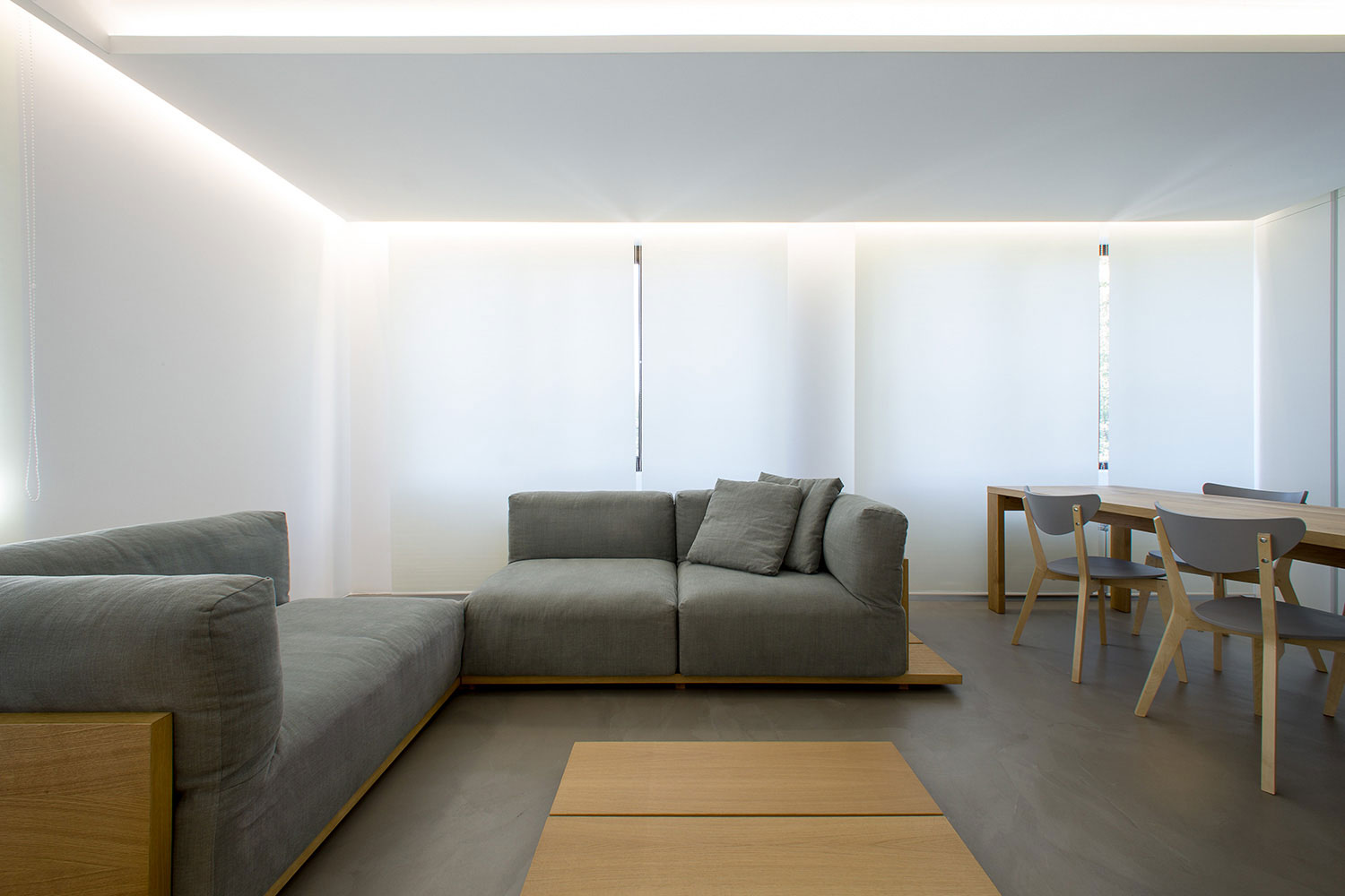 A Chic Contemporary Apartment with Minimalist Interior in Sofia by Elia Nedkov (3)