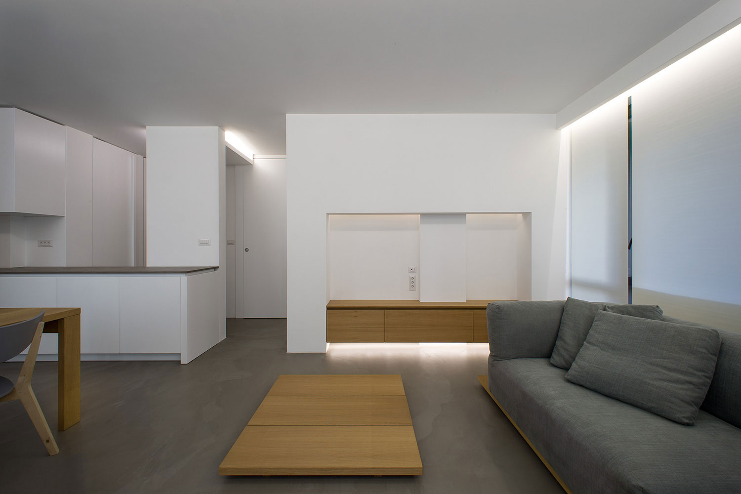 A Chic Contemporary Apartment with Minimalist Interior in Sofia by Elia Nedkov (5)