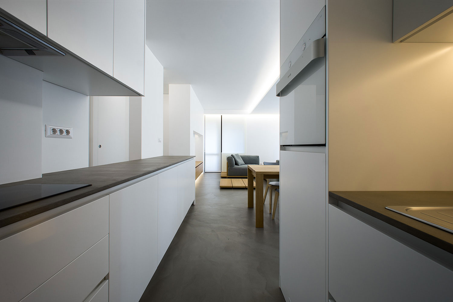 A Chic Contemporary Apartment with Minimalist Interior in Sofia by Elia Nedkov (7)