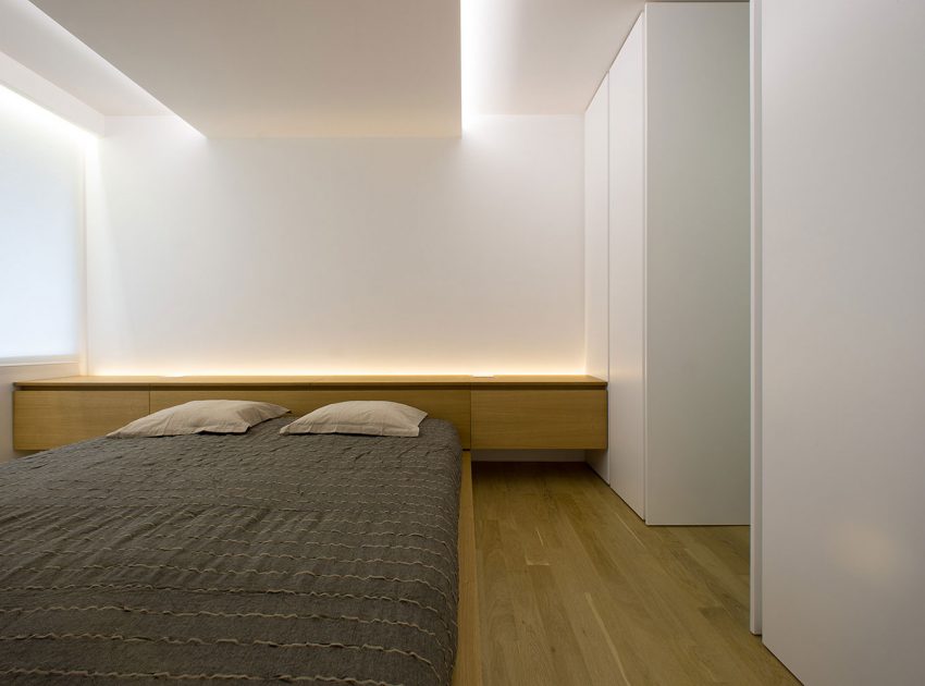A Chic Contemporary Apartment with Minimalist Interior in Sofia by Elia Nedkov (9)