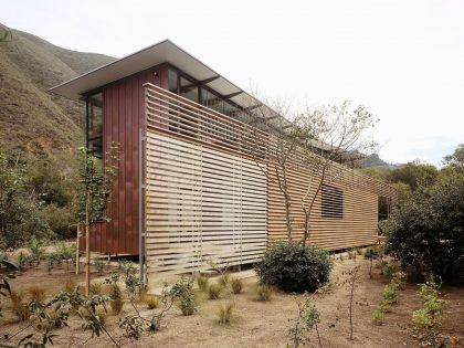 A Chic Contemporary Home with Terrace and Breathtaking Views in Big Sur, California by Fougeron Architecture (2)