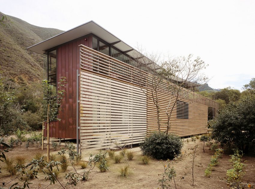 A Chic Contemporary Home with Terrace and Breathtaking Views in Big Sur, California by Fougeron Architecture (2)