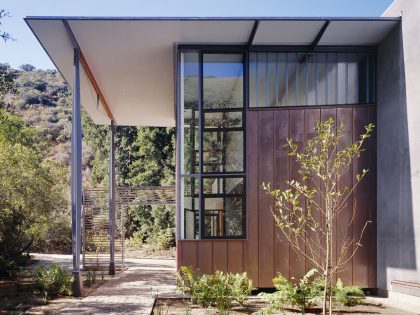 A Chic Contemporary Home with Terrace and Breathtaking Views in Big Sur, California by Fougeron Architecture (4)