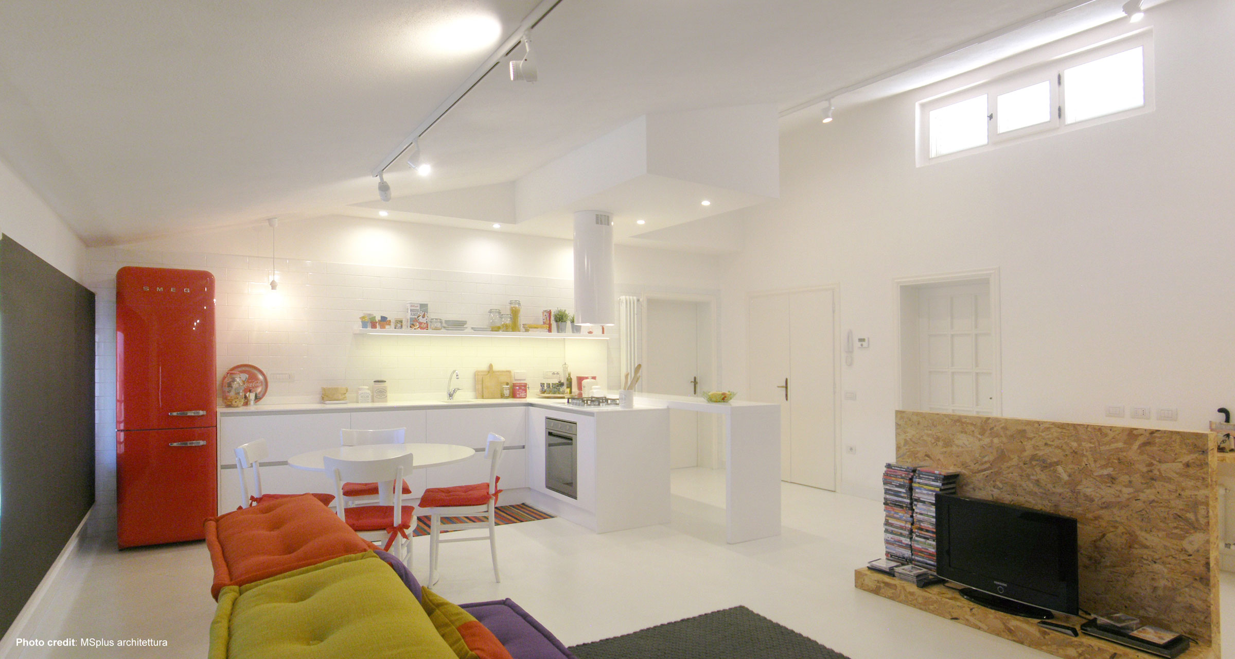 A Bright and Colorful Contemporary Apartment in San Miniato by MSplus architettura (1)