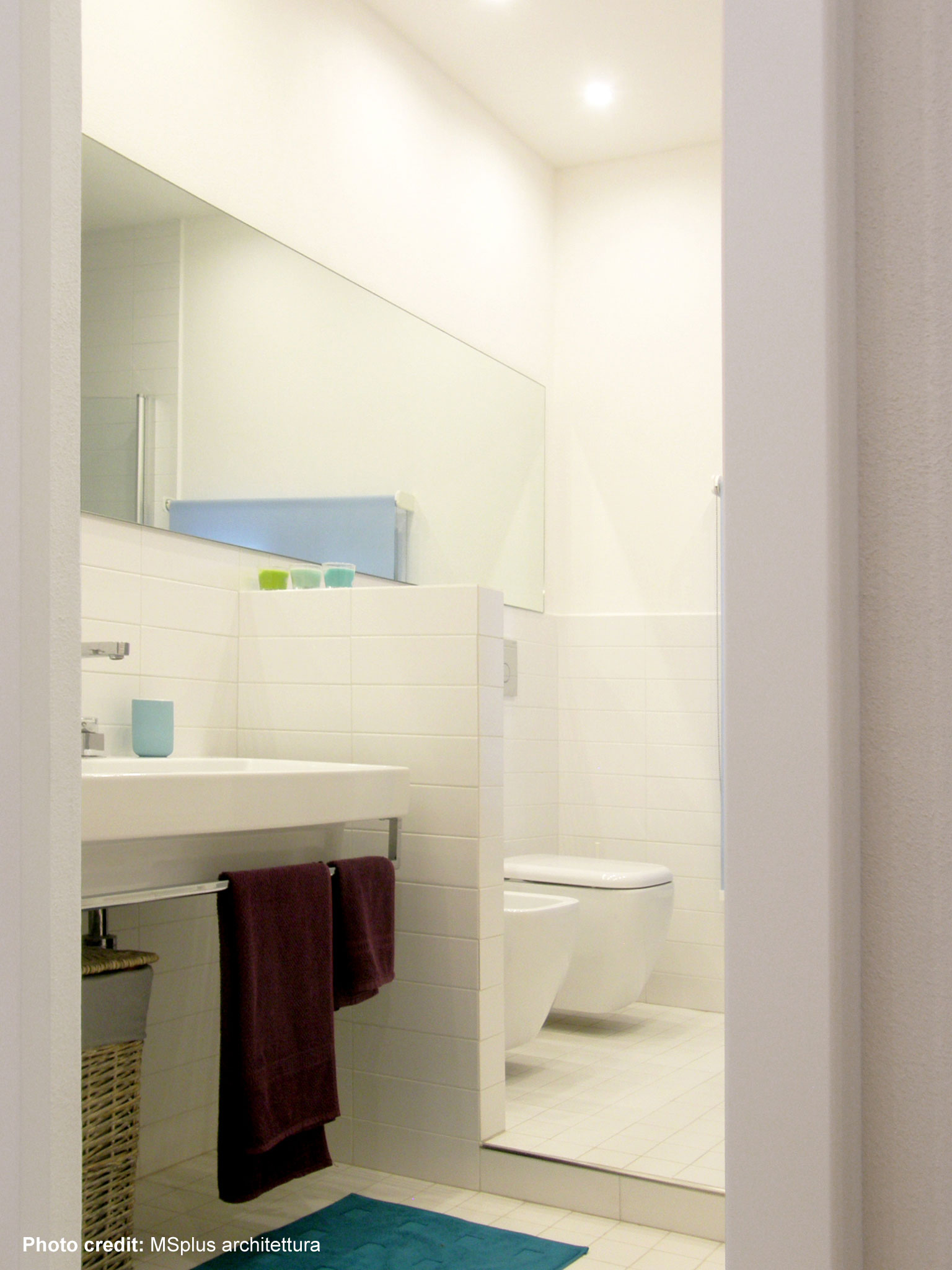 A Bright and Colorful Contemporary Apartment in San Miniato by MSplus architettura (13)