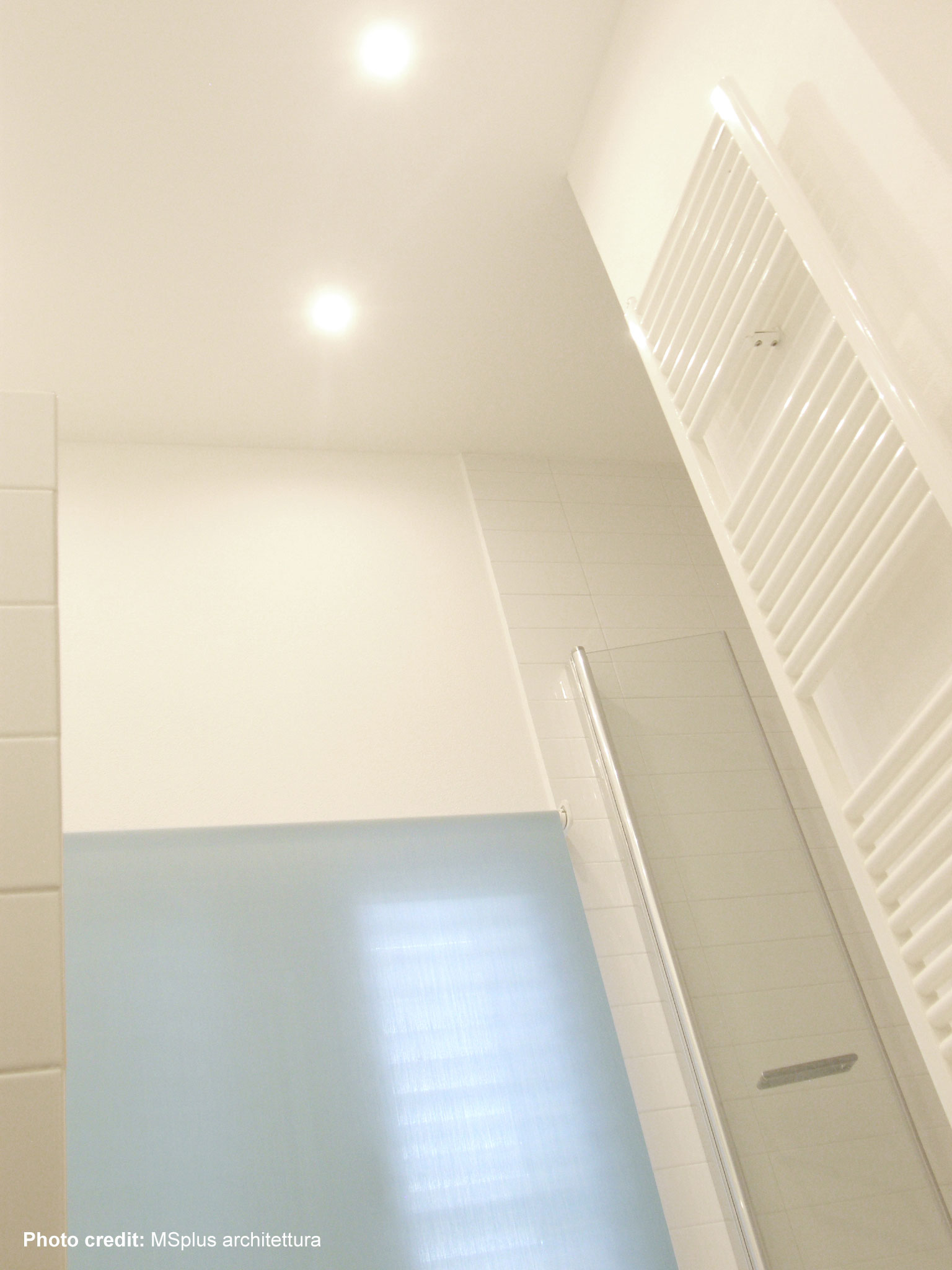 A Bright and Colorful Contemporary Apartment in San Miniato by MSplus architettura (15)