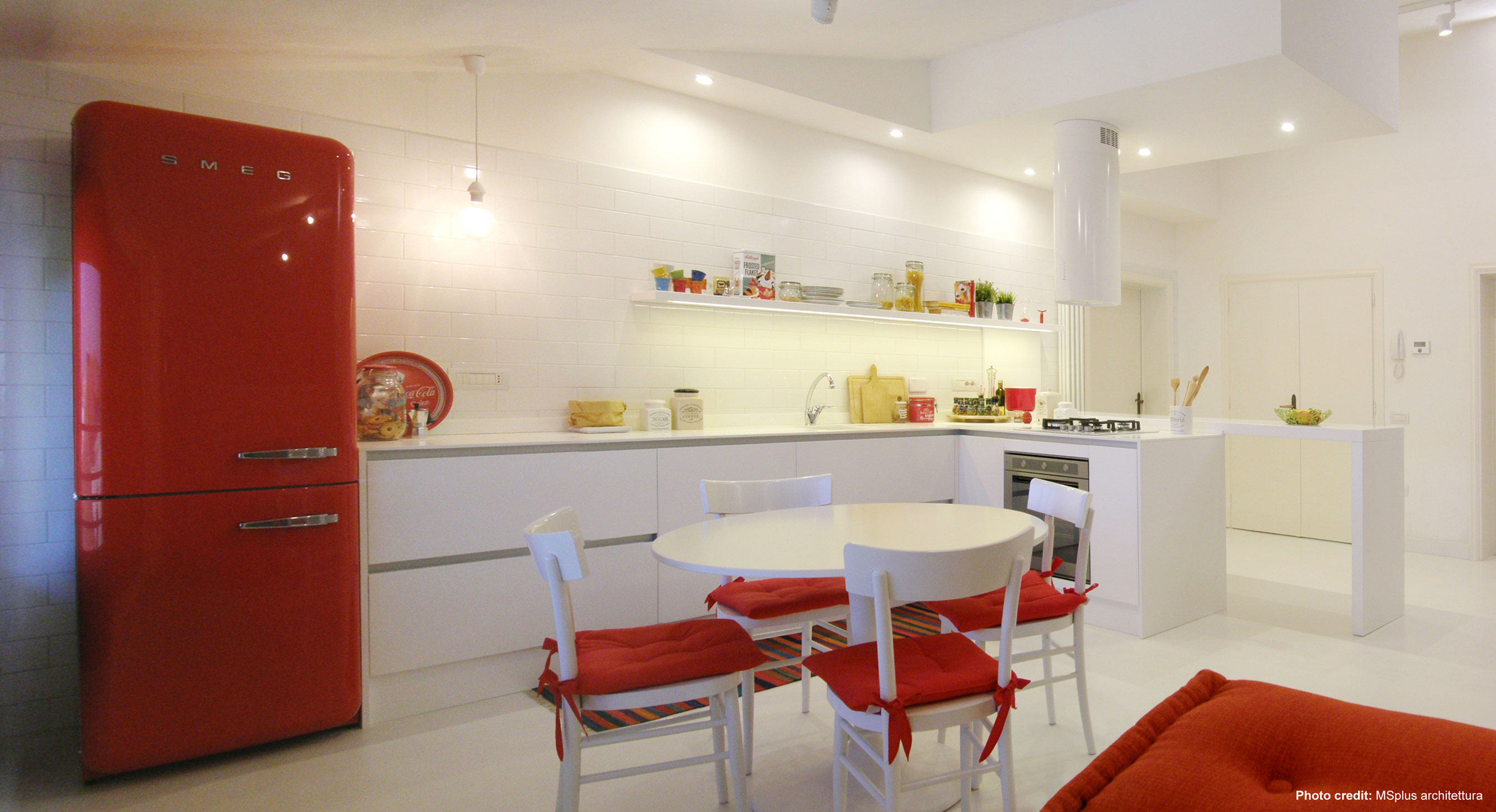 A Bright and Colorful Contemporary Apartment in San Miniato by MSplus architettura (8)