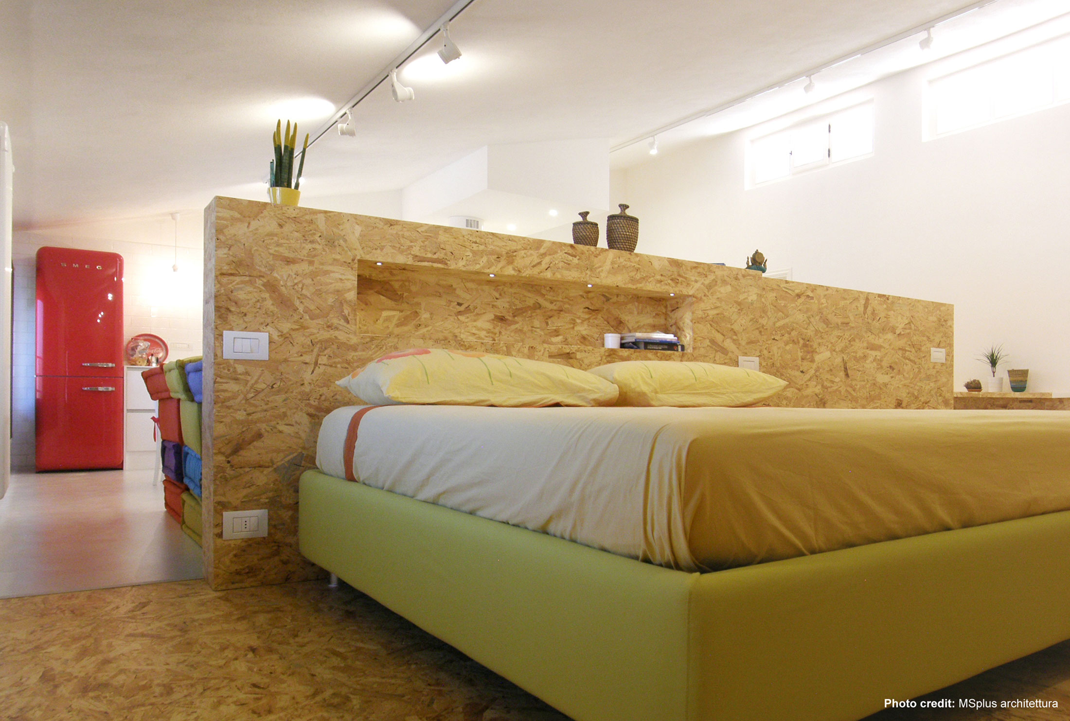 A Bright and Colorful Contemporary Apartment in San Miniato by MSplus architettura (9)
