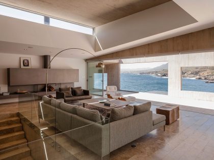 A Concrete Hillside Home with a Simple and Elegant Interior in Los Vilos, Chile by Felipe Assadi & Francisca Pulido (17)