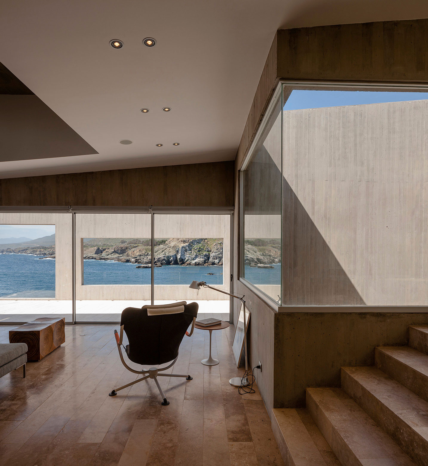 A Concrete Hillside Home with a Simple and Elegant Interior in Los Vilos, Chile by Felipe Assadi & Francisca Pulido (18)