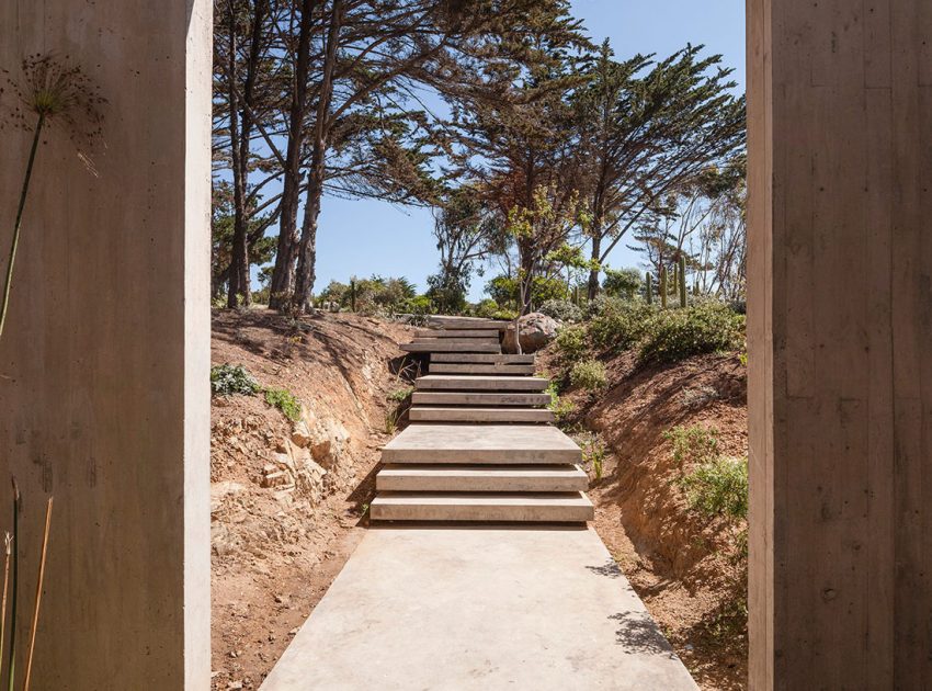 A Concrete Hillside Home with a Simple and Elegant Interior in Los Vilos, Chile by Felipe Assadi & Francisca Pulido (8)