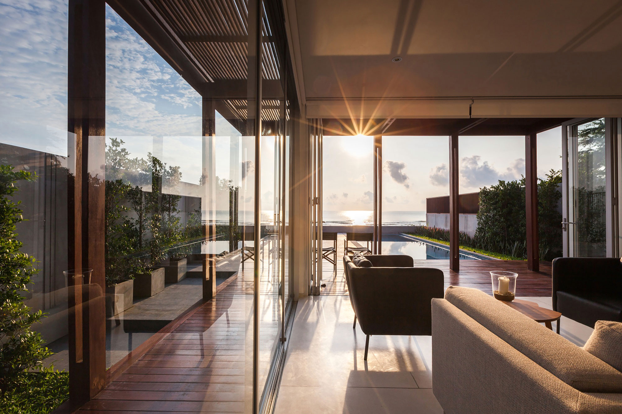 A Contemporary Beachfront Home for an Interethnic Family of Four in Prachuap Khiri Khan by Beautbureau (11)