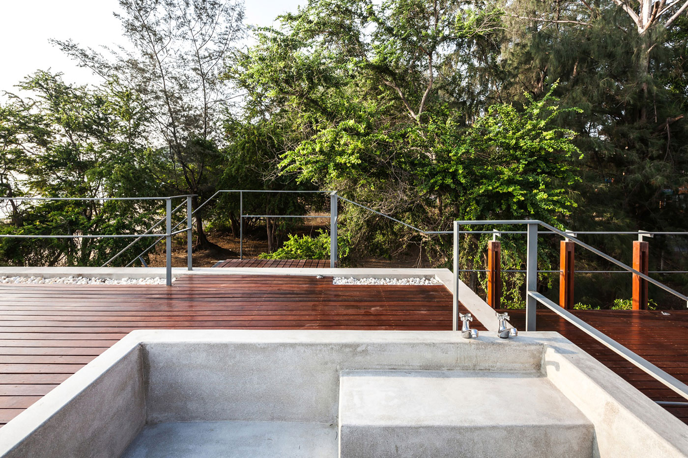A Contemporary Beachfront Home for an Interethnic Family of Four in Prachuap Khiri Khan by Beautbureau (6)