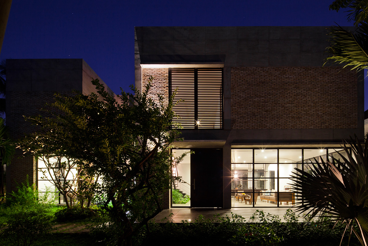 A Contemporary Home with Recycled Bricks, Concrete and Steel Frame Windows in Thao Dien by MM ++ Architects (26)