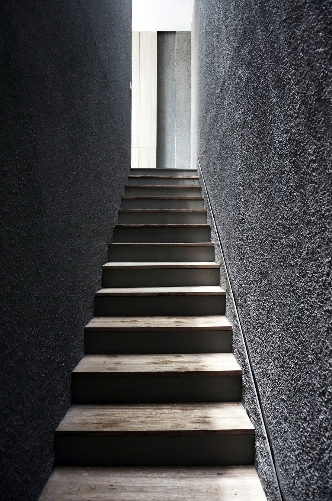 A Cozy Concrete House with Simple and Elegant Interior in Bandung City by eben (11)