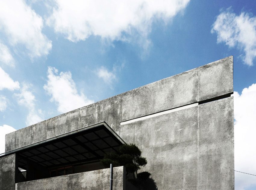 A Cozy Concrete House with Simple and Elegant Interior in Bandung City by eben (4)