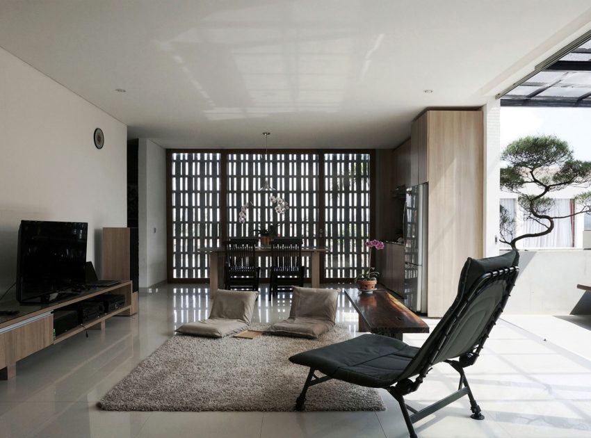 A Cozy Concrete House with Simple and Elegant Interior in Bandung City by eben (6)