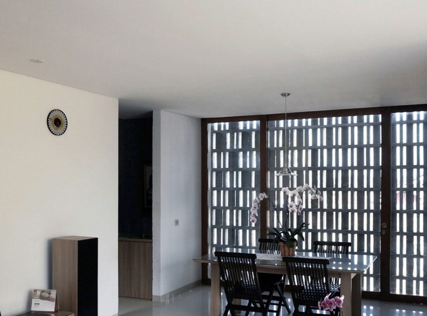 A Cozy Concrete House with Simple and Elegant Interior in Bandung City by eben (7)