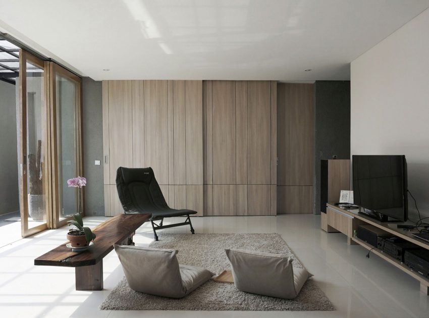 A Cozy Concrete House with Simple and Elegant Interior in Bandung City by eben (8)