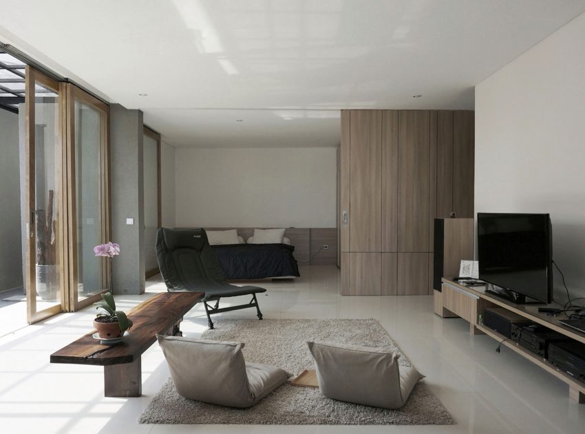 A Cozy Concrete House with Simple and Elegant Interior in Bandung City by eben (9)