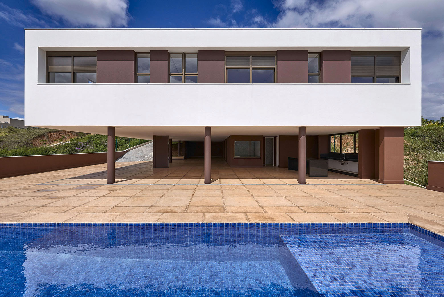 A Cozy Contemporary Home with Natural and Rustic Elements in Nova Lima by David Guerra Architecture And Interior (4)