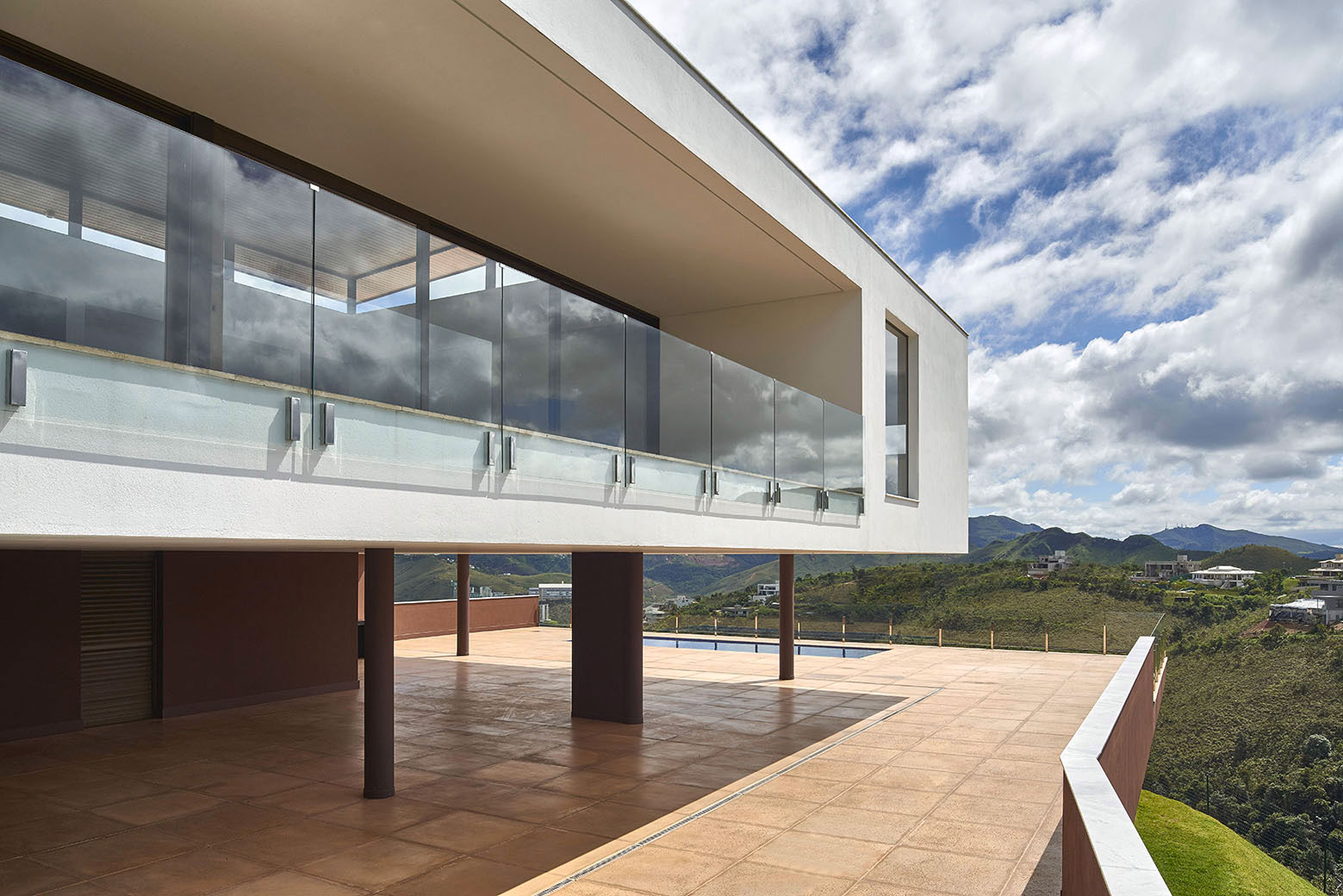 A Cozy Contemporary Home with Natural and Rustic Elements in Nova Lima by David Guerra Architecture And Interior (6)