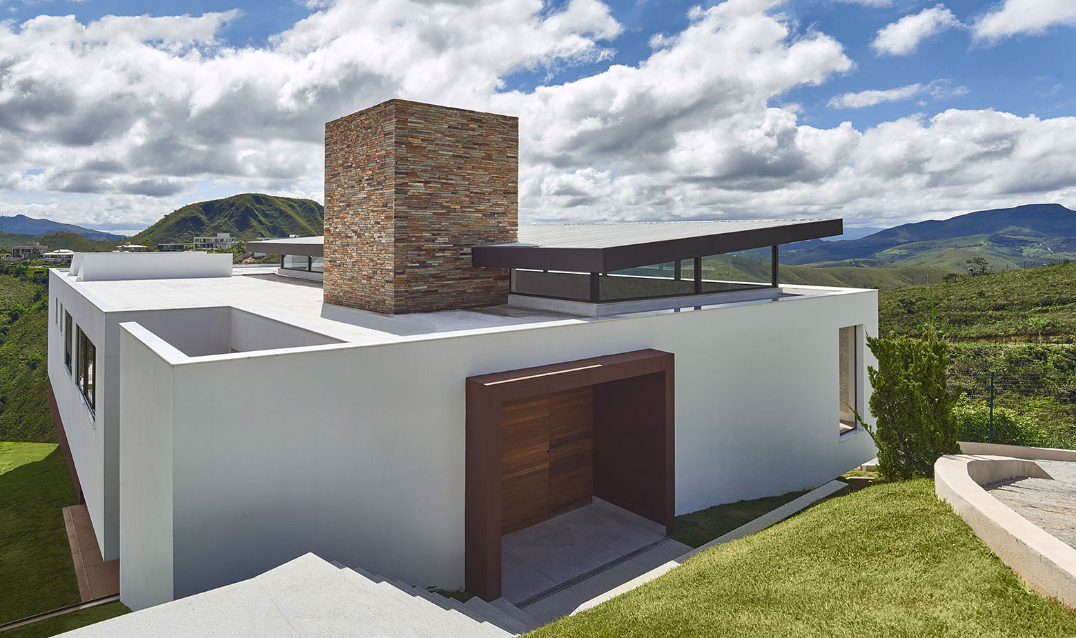 A Cozy Contemporary Home with Natural and Rustic Elements in Nova Lima by David Guerra Architecture And Interior (8)