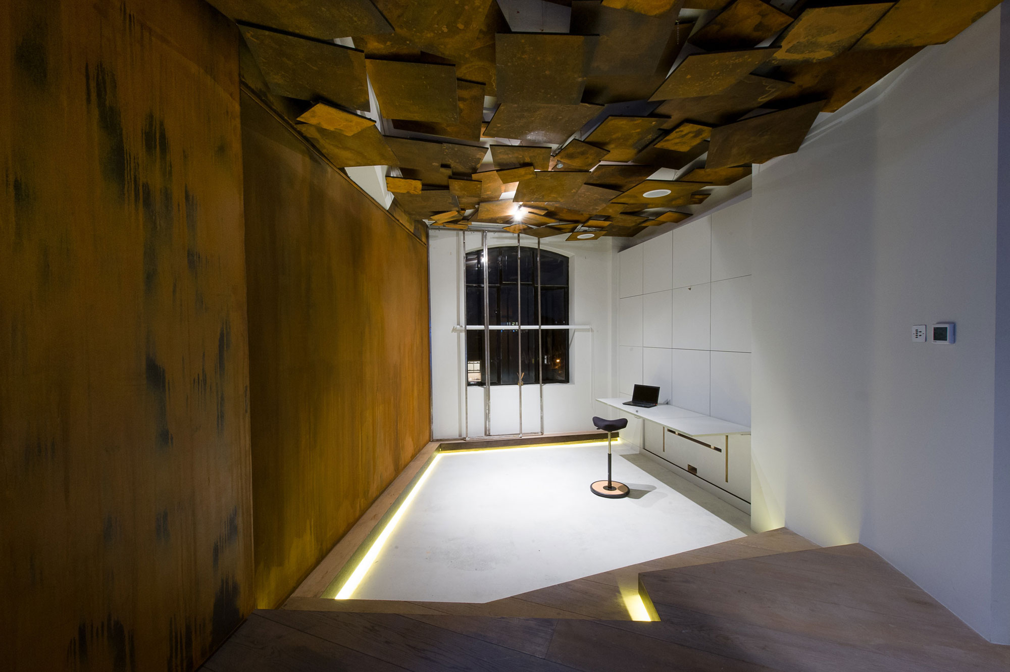 A Cozy Contemporary Home with Vintage Industrial Elements in London by 4M Group (14)