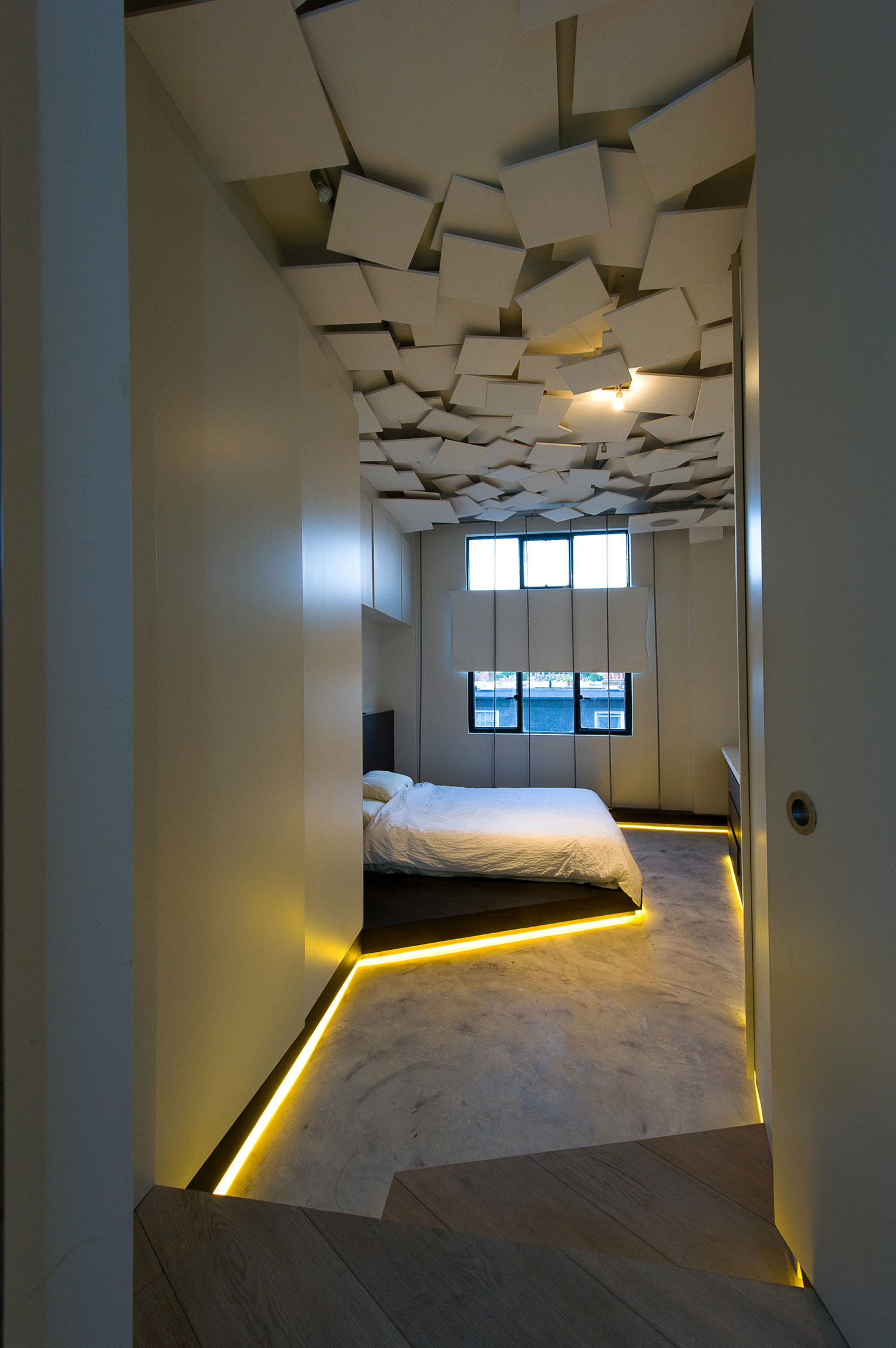 A Cozy Contemporary Home with Vintage Industrial Elements in London by 4M Group (20)