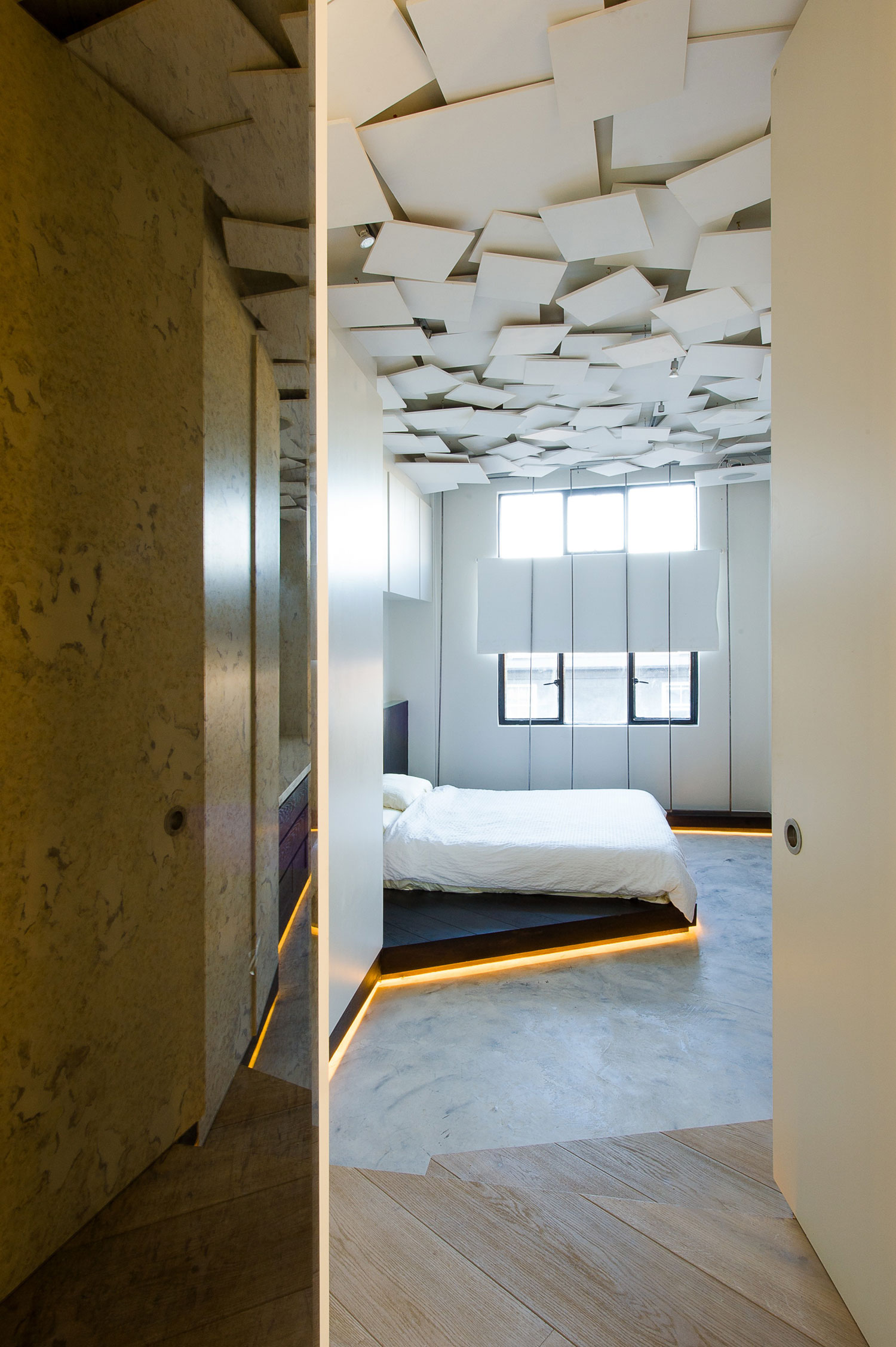 A Cozy Contemporary Home with Vintage Industrial Elements in London by 4M Group (9)