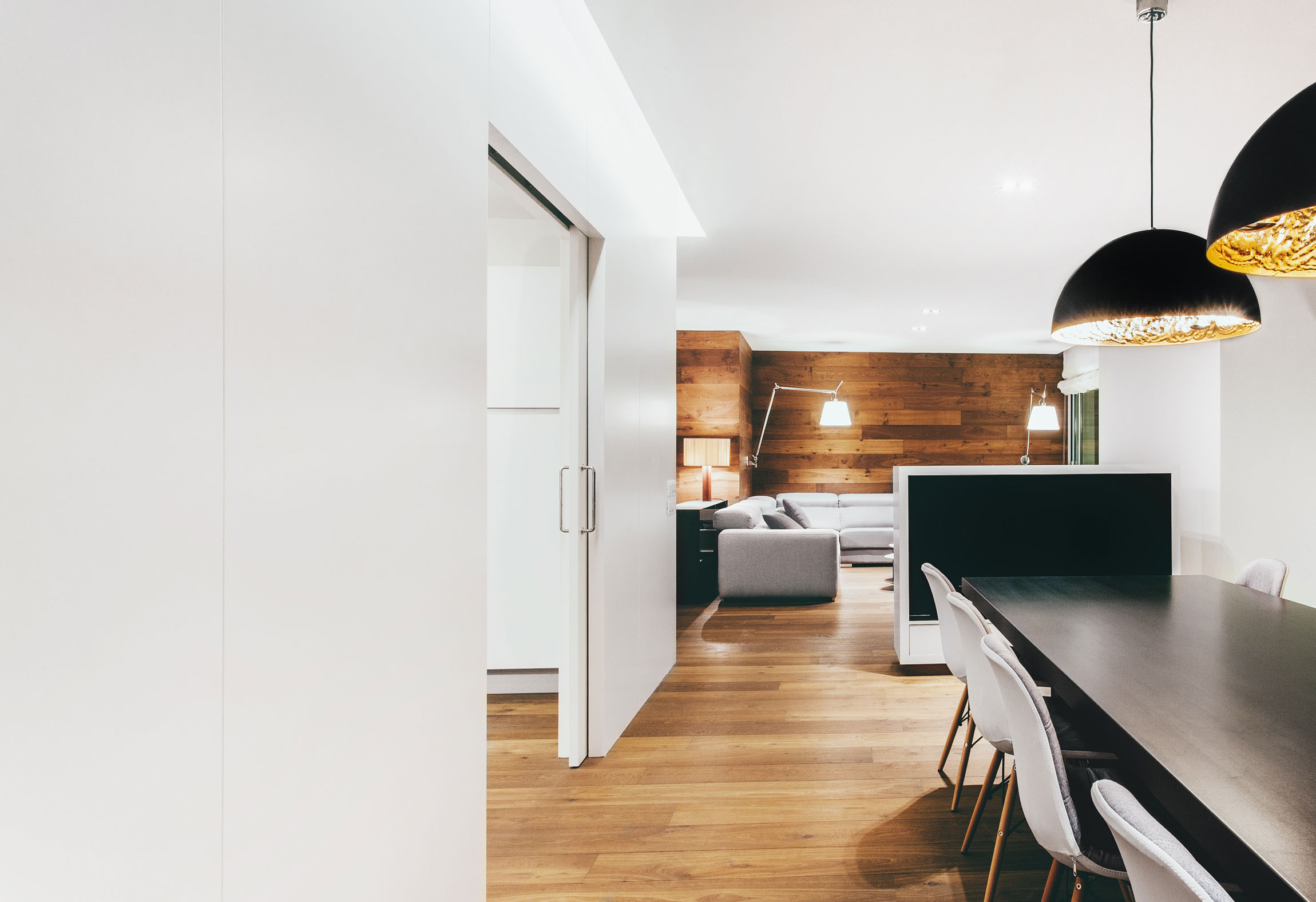 A Cozy Contemporary Home with a Warm and Light Interiors in Barcelona, Spain by Dom Arquitectura (12)