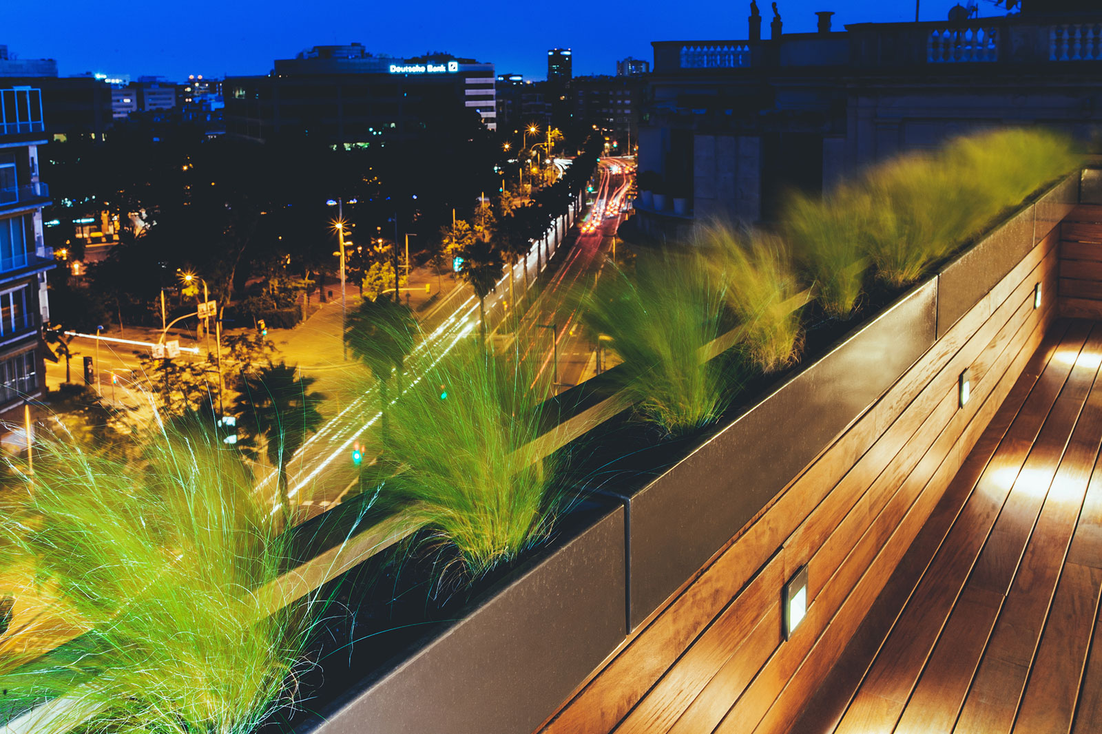 A Cozy Contemporary Home with a Warm and Light Interiors in Barcelona, Spain by Dom Arquitectura (16)