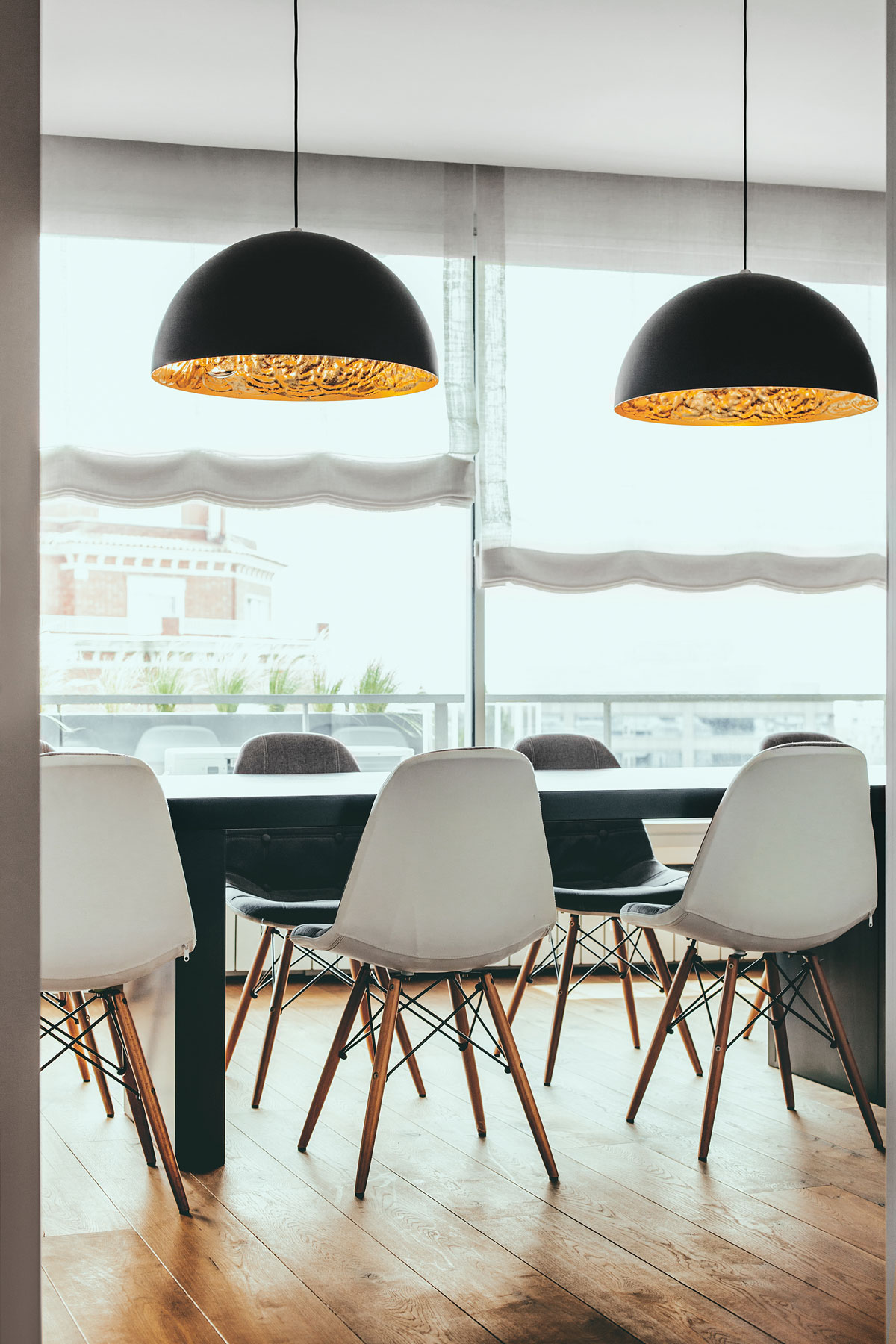 A Cozy Contemporary Home with a Warm and Light Interiors in Barcelona, Spain by Dom Arquitectura (9)