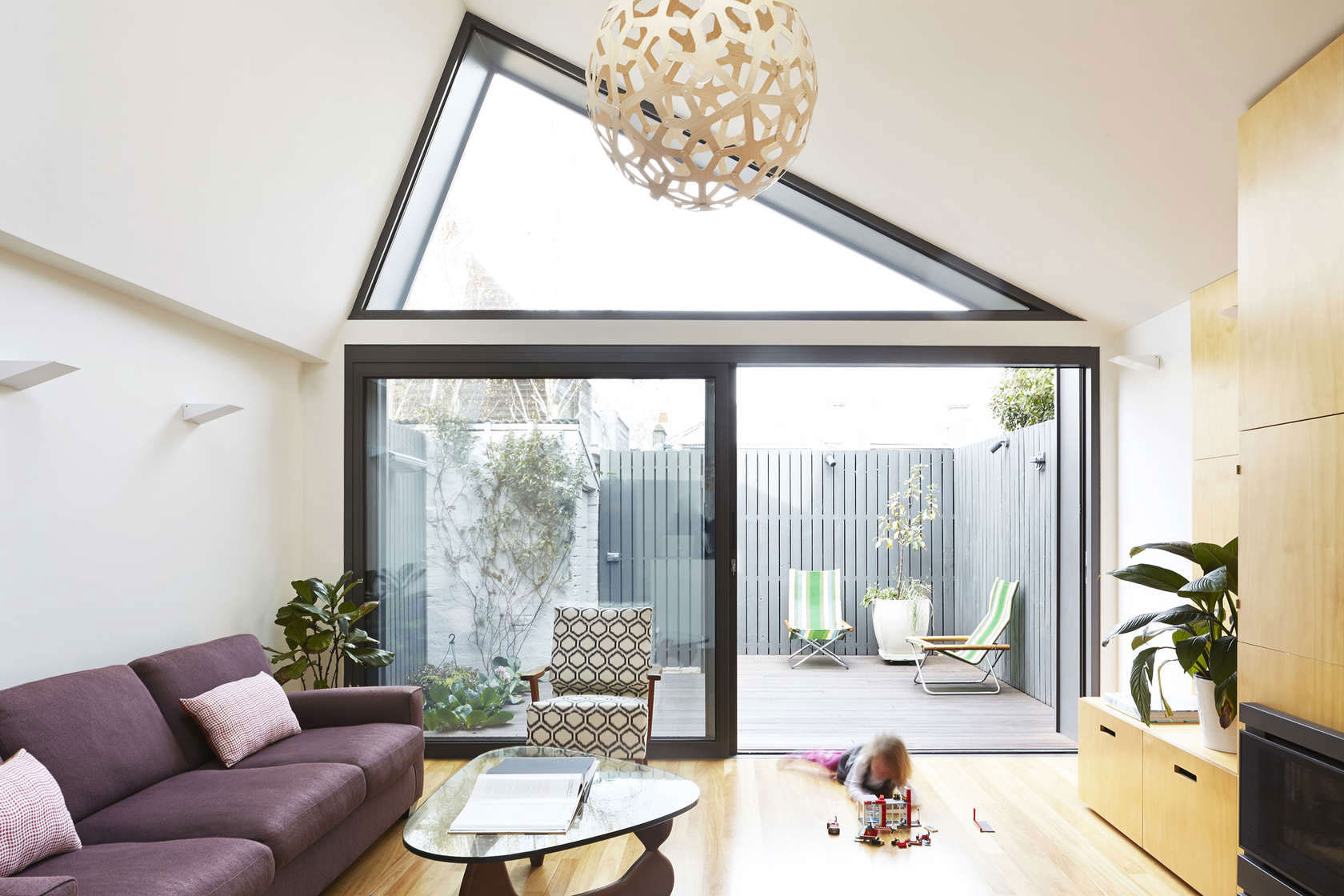 A Cozy Contemporary House for a Young Family with Two Children in Fitzroy North by Nic Owen Architects (1)