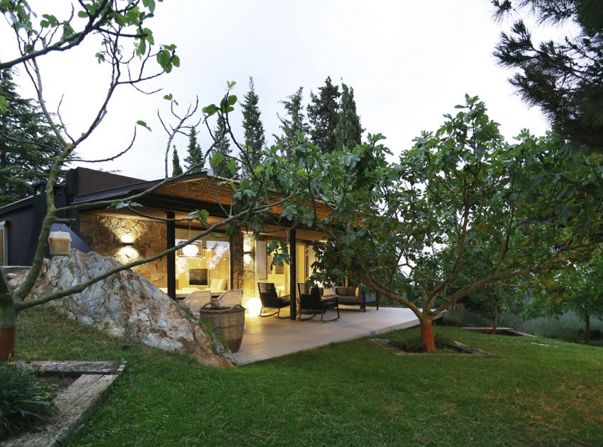 A Cozy Contemporary Mountain Home with Large Garden and Terrace in Barcelona, Spain by dom arquitectura (1)