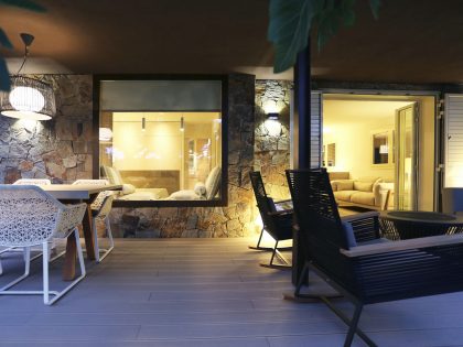 A Cozy Contemporary Mountain Home with Large Garden and Terrace in Barcelona, Spain by dom arquitectura (6)