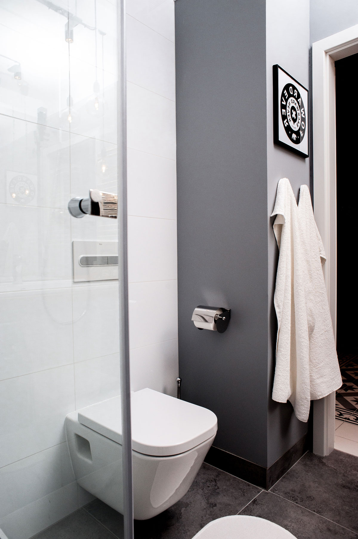 A Cozy Modern Apartment with Raw Interior and Soft Decoration in Gdansk, Poland by Raca Architekci (28)