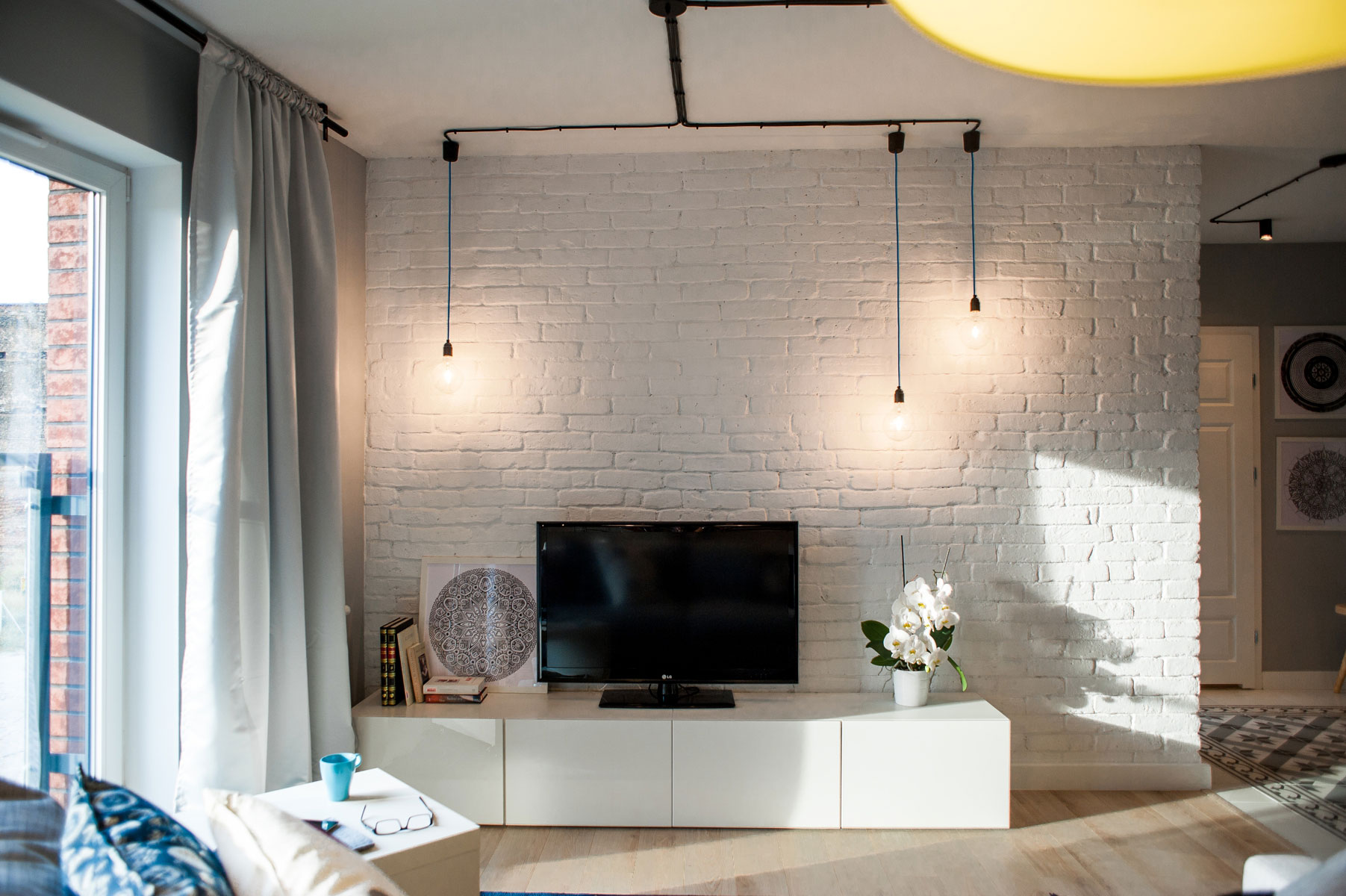 A Cozy Modern Apartment with Raw Interior and Soft Decoration in Gdansk, Poland by Raca Architekci (5)