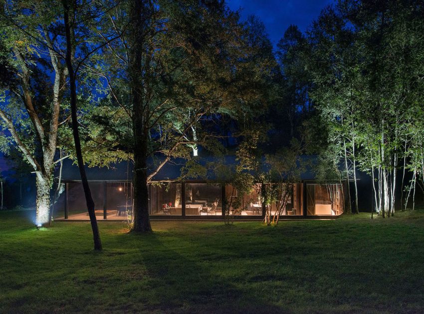 A Cozy Rustic Barn House Surrounded by a Lush Forest of Los Ríos Region, Chile by Estudio Valdés Arquitectos (11)